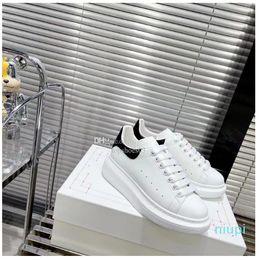 White Women Designer Shoes Luxury Top Leather Men Platform Shoes Lace-up Round Toe Outdoor Sports Sequined Jelly Clour Size 36-44 Rubber Bottom Letter