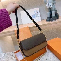WALLET ON CHAIN IVY Women Bags Designers Bags Shoulder Bag Mini Handbags Pochette Accessories Wallet Womens Purses Card Holder Messenger Purse with Box