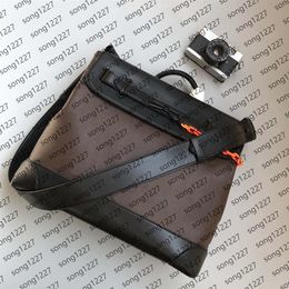 Luxurys Designers Bags 2021 L Fashionable messenger bag small embossing handbag Metal decoration size 38 39 15291E