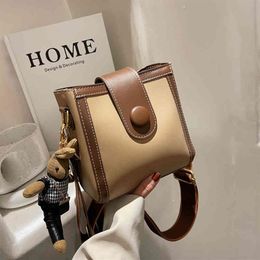 Bags Handbags 2022 Colour Matching Personalised Fashion Puppet Rabbit Pendant Small Square Wide Shoulder Belt Single Messenger253a