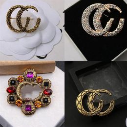 Brand Luxurs Design Brooch Women Crystal Rhinestone G Letters Brooches Suit Pin Fashion Jewellery Clothing Decoration Accessories251g