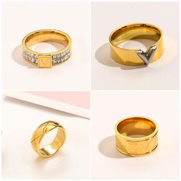 Highly Quality Luxury Jewellery Designer screw Rings Women Love Ring Charms Wedding Supplies 18K Gold Plated Stainless Steel Ring Fi229W