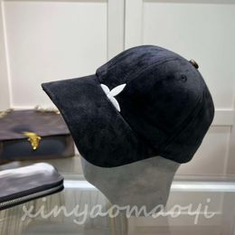 Black cap L Classic baseball cap, vintage cap, simple and well-matched, flocking cap, male and female, couple cap