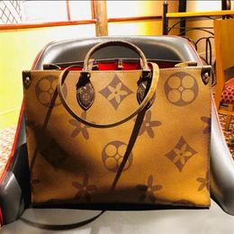 Designers Handbag Luxurys handbags High Quality Ladies Chain Shoulder Bag Patent Leather Diamond Luxurys Evening Bags Cross body B2336
