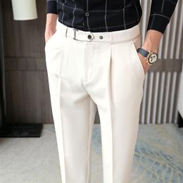 2022 Vintage Gentleman Elegant Dress Pants Mens Beige Slim Fit England Cropped Pants With Belt White Trousers Office Party Khaki238H