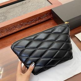 Designer Luxury Cosmetic Pouch Daily Pouch Clutch Pochette With dust bag No Chain personalized make up case233v