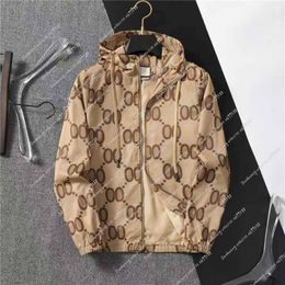 2024 Designer mens jacket spring autumn windrunner tee fashion hooded sports windbreaker casual zipper jackets clothing