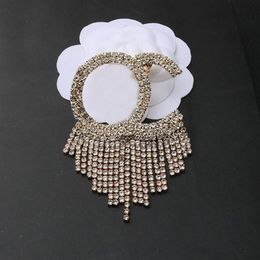 23ss 2color Luxury Brand Designer Letters Brooches Small Sweet Wind Tassels 18K Gold Plated Brooch Suit Pin Crystal Fashion Jewelr240F