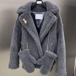 Winter fur coat women wool jackets max designer puffer jacket classic teddy bear short windbreak