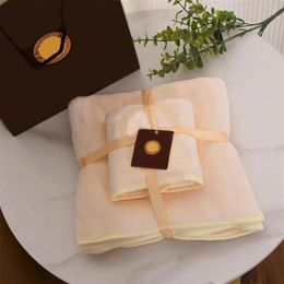 Casual designer bath towel sets woman men beach towels pink brown white home absorbent 2pcs facecloth coral velvet bathroom towel sets letter fashion s08