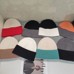High quality designer brimless hat, classic men's and women's printed hat, autumn and winter warm hat, multi-color optional knitted hat