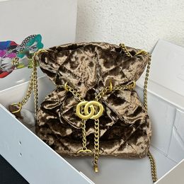 Designer Womens Mini Makeup Bag Plush Kofuka Bags Draw Rope Gold Hardware Metal L Chain Luxury Handbag Exquisite Small Pendant Matelasse Chain Crossbody Purse 18x13
