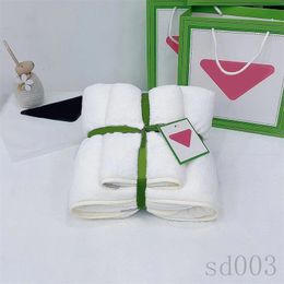 Absorbent designer towel luxury bath towels green blue pink letter embroidery washcloth coral velvet home beach towels 2pcs/ set triangle s09