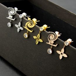 New designed Titanium Steel Jewellery V-letter Four Leaf Flower Full Diamond earring Bracelet fashion necklace Designer Jewellery LV19665