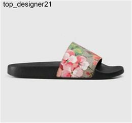 New 23ss Men Women Shoes Slippers Pearl Snake Print Slide Summer fashion brand Wide Flat Lady Sandals womens mens Slipper