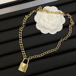 Classic Gold Lock Fashion Jewellery Letter B Wedding Pendant Necklace High Quality