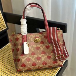 C-bag Tote Bag Fashion Designer Mommy Tote Shoulder Luxurys Handbag Portable Love Pattern Shopping Bags c Letter Purses Handbags 230220