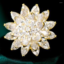 Brooches Luxury Zircon Crystal Flower Lapel Pins Badges BROOCHE Women Men Top Quality Boutique Corsage Aristocratic Gift
