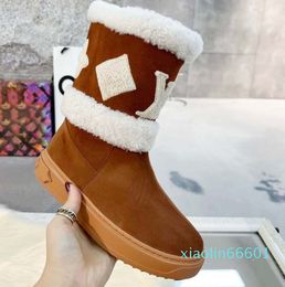 Boots Women's New Fashionable Short Boots Non slip and Warm Cotton Shoes