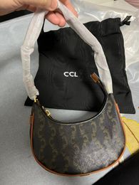 New Underarm Bag Celiene Bag Designer Fashion Triumph Top Quality Hobo Luxury Shoulder Crossbody Crescent Pouch Mini Ava Totes Zipper Inner Flat Pocket Presbyopia