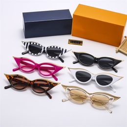 Woman Luxury Cat Eye Sunglasses Designer Shades Ornamental Sunnies Adumbral Full Frame Glasses 6 Styles Eyeglass Lady Fashion Eyewear