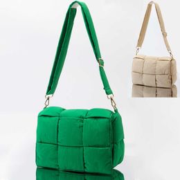 Botteg Venetas Bag Cotton Handbag Womens Luxury Vene Space Down Suit Popular Shoulder Woven New Leisure Straddle Small Cotton Suit X