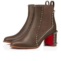 Stivaletti da donna di lusso Out Line Spike 70 mm Tacchi alti Italia Bellissime dita dei piedi Marrone Suola nera Décolleté in pelle Tacco grosso di buona qualità Stivaletti corti Scatola EU 35-43