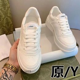 the Casual Family Shoe Women Sneaker Designer Version Shoes Small White Mens Same Men High Summer Leather Versatile Fashion Women's Thick Soled Ganh