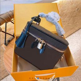 Designer Cosmetic box handbags Bags makeup case lady Bucket bag classic make up Trunk leather women vanity shoulder Tote handbag p254c