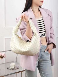 Designer Luxury New Handbags Botteg Vene Baodishjia's same type of sheepskin woven cloud bag large bag casual knotted handbag bag tide XR5GM