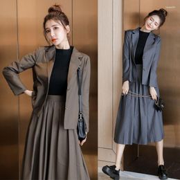 Two Piece Dress UNXX 2023 Autumn Real S In Stock Floral Fashionable Age Reducing Korean Suit Pleated Skirt Set Girl Office Lady