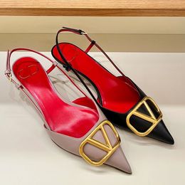 مضخات العلامة التجارية للنساء High Heels أحذية مدببة الكلاسيكيات المعدنية V-Buckle عارية أسود الأحمر Matte 6cm 8cm 10cm أحذية زفاف رقيقة الكعب 35-44