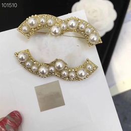 Fashion pin pearl brooches for men and women Party wedding lovers gift designer engagement jewelry for Bride with flannel bag304S