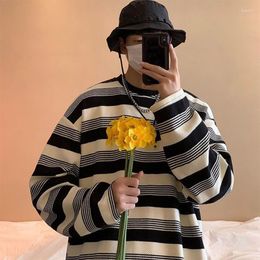 Men's T Shirts Men And Women Shirt Autumn Long Sleeve O Neck Striped Korean Fashion Harajuku Hip Vintage Couple Clothing