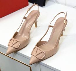 2024 Brand Pumps Women High Hees Pointed Cassics Meta V-bucke Nude Back Red Matte 6cm 8cm 10cm Thin Hee Women's Wedding High-heeed Shoes Lies 836