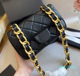 Chain Large Gold Shoulder Bags Famous Designer Women's Bag Retro Leather Fashion Claic Cro Body Purse Tote