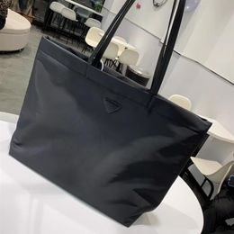 Black Luxury Designer Brands Shopping Bags Women Waterproof Leisure Travel Bag Large Capacity Nylon Mommy Tote Ladies Canvas Shoul2632