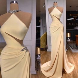 Arabic Prom Fancy Dresses Halter Beading Ruched Long Sleeveless Dubai Evening Gown Floor Length Satin Women Formal Robes De Soiree Mariage