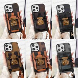 Cell Phone Cases Retro Luxurys Designer Phone Case for iPhone 15 Ultra 14 13 12 Pro Max Metallic Lock Card Pocket Leather Back Shell Portable Shoulder Strap Shockproof