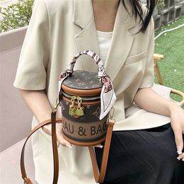 Women's 2023 New Cylinder Wealth Fashion Old Flower Portable Water Single Shoulder 70% Off Online store