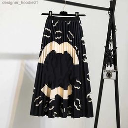 Skirts Desinger Skirt New Pleated Skirt Fashion Letter Print Lady Summer Skirt A Line Designed Dress with Floral Decoration Elastic Waist Plus Size Fit All Sizes L230