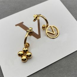 Luxury Designer Jewellery Flower Earrings Fashion Jewellery Golden Classic Trendy Asymmetric Earring For Women Wedding Party Ear Studs Womens