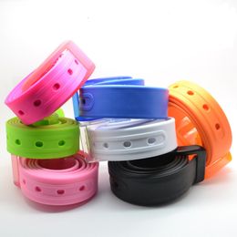 New Belts For Men Women Plain Candy Colors Silicone Rubber Leather Wavy Shape Belt Plastic Buckle Cute Belt Without Metal