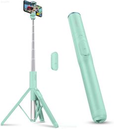 Selfie Monopod is a lightweight selfie monopod compatible with Apple and Android for selfie video recording L230913