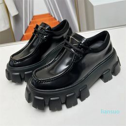 Top Designer Shoes Women Soft Cowhide Platform Sneakers Rubber Black Shiny Leather Chunky Round Head Monolith Sneaker Thick Bottom Shoes