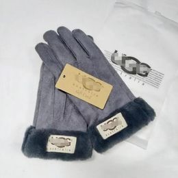 Knitted gloves classic designer autumn solid Colour European and American letters couple finger gloves winter fashion five-finger 552