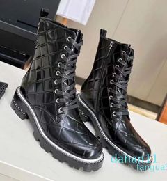 Luxury Womens Boots Brand Calf Leather Autumn and Winter Chain Knight Boots Platform Fashion Shoes
