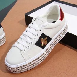 Women's ACE embroidered platform sneakers bee Casual Shoes Italy Luxury Gold White Green Red Stripe Trainers Walking Sports Ace Sneakers Hiking Footwear 03