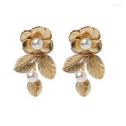 Stud Earrings Simple Baroque Pearl Leaf Flower Royal Luxury Gold Tone Fashion Wedding Jewelry Decorations For Bridal