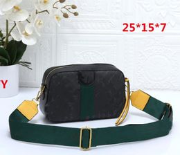 Simple casual fashion postman shoulder bag crossbody bag Fanny pack casual backpack men's and women's chest bags